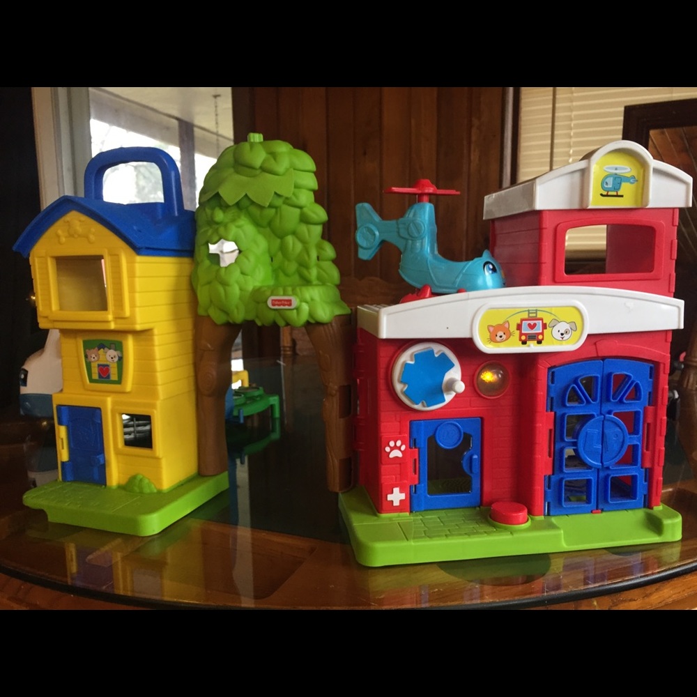 Little people helpful neighbors city set